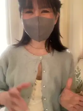 Snapshot of MURA-saki chatting on 02-25-25, 12:58 MURA-saki online show from 02-25-25, 12:58