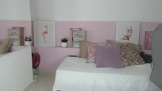 brendathompson  online show from 02-24-25, 01:31