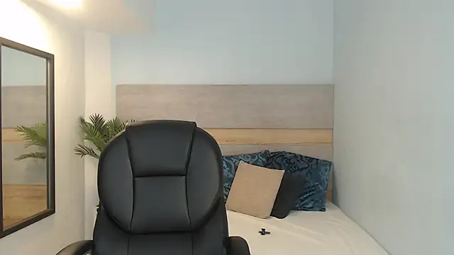 brendathompson  online show from 09-12-25, 02:22