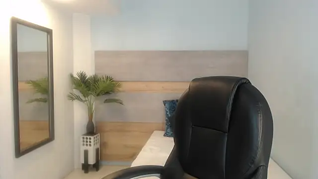 brendathompson  online show from 09-13-25, 03:50