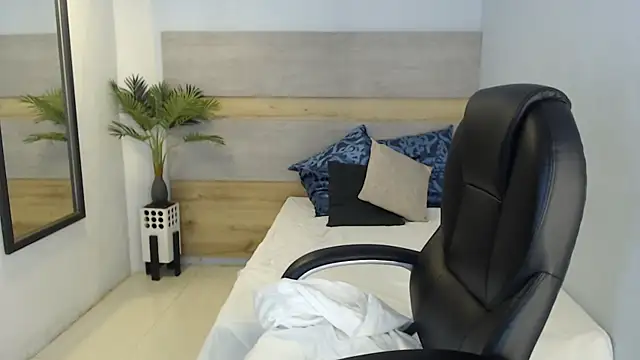 brendathompson  online show from 09-20-25, 02:34