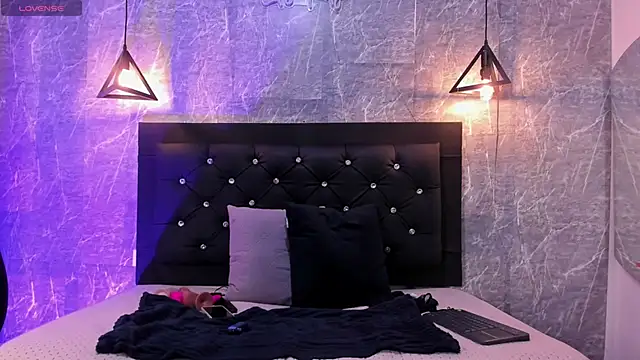 emberhodson online show from 10-06-25, 01:08