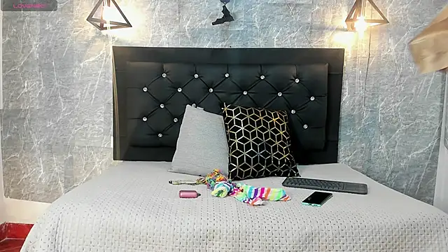 Snapshot of emberhodson chatting on 11-05-25, 12:38 emberhodson online show from 11-05-25, 12:38