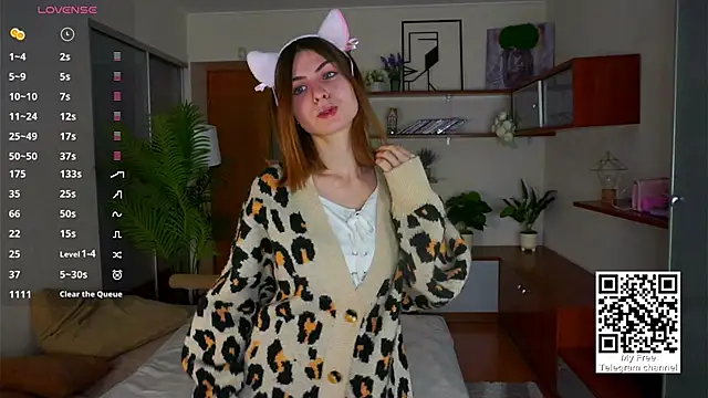 ErlinaBuoy online show from 11-19-25, 05:29