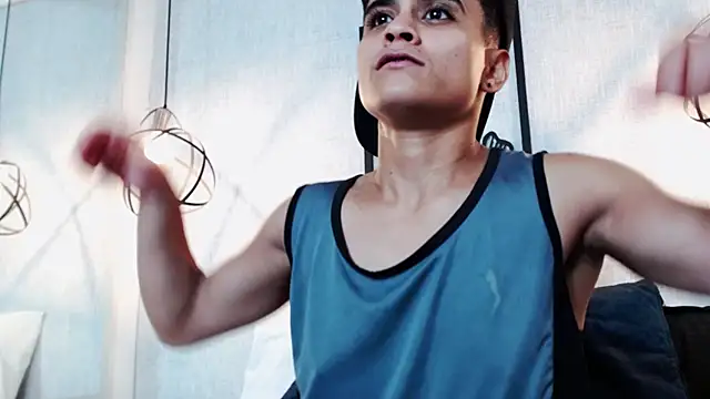 Liiamthompson online show from 03-01-25, 11:17