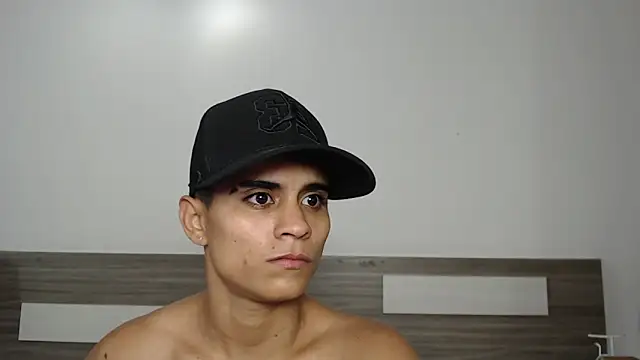 Liiamthompson online show from 09-24-25, 08:28