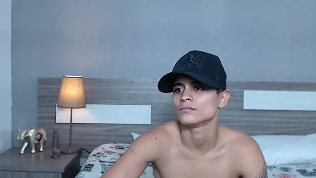 Liiamthompson online show from 10-06-25, 03:31