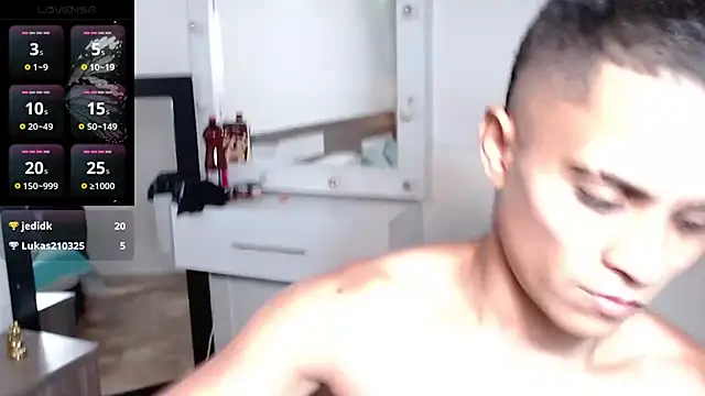 Liiamthompson online show from 04-07-26, 09:59