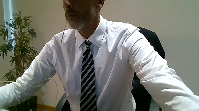 Snapshot of 66MA69 chatting on 06-06-26, 05:06 66MA69 online show from 06-06-26, 05:06