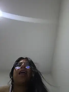 viccky vick online show from 11-05-25, 05:02