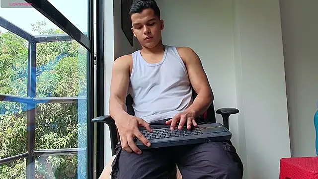 Dwayne Brown online show from 10-04-25, 01:53