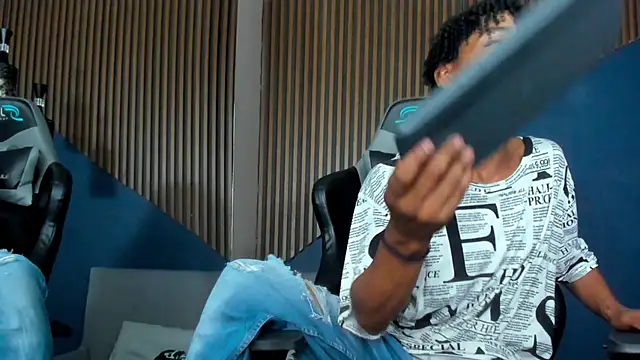 Snapshot of ErickCarmack chatting on 02-01-25, 04:35 ErickCarmack online show from 02-01-25, 04:35