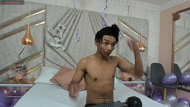 Snapshot of ErickCarmack chatting on 02-19-25, 04:01 ErickCarmack online show from 02-19-25, 04:01