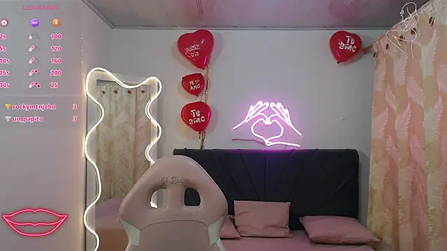 Snapshot of palmerfox_tay chatting on 02-24-25, 07:19 palmerfox tay online show from 02-24-25, 07:19