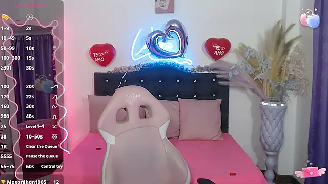 Snapshot of palmerfox_tay chatting on 03-17-25, 06:18 palmerfox tay online show from 03-17-25, 06:18