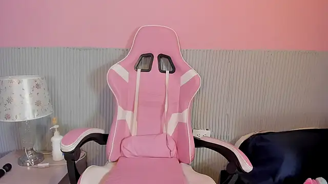 yeikafoxy online show from 11-16-25, 09:48