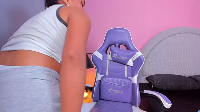 yeikafoxy online show from 04-28-26, 11:48