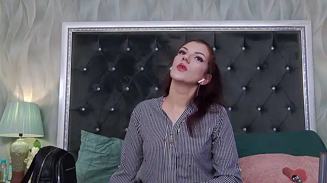 LissaAnn online show from 02-26-26, 03:49