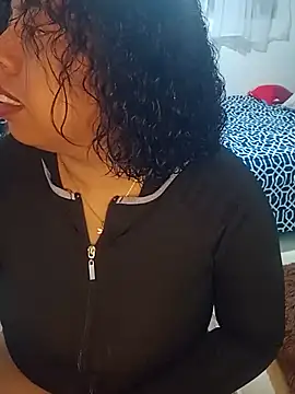 Snapshot of alexandraluv chatting on 09-13-25, 04:07 alexandraluv online show from 09-13-25, 04:07