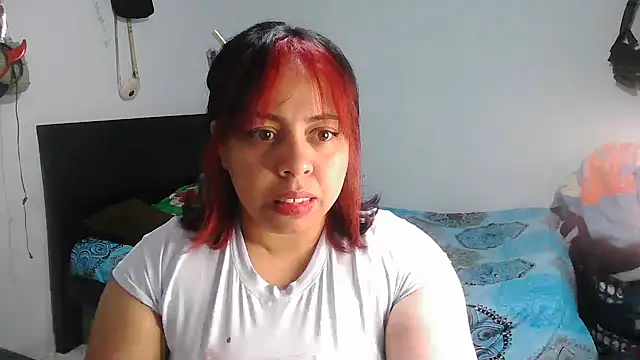 Snapshot of alexandraluv chatting on 10-30-25, 02:13 alexandraluv online show from 10-30-25, 02:13