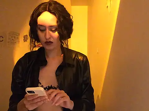 Snapshot of seductress444 chatting on 01-31-25, 02:04 seductress444 online show from 01-31-25, 02:04