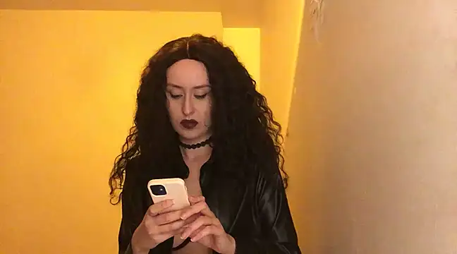 Snapshot of seductress444 chatting on 02-02-25, 11:42 seductress444 online show from 02-02-25, 11:42