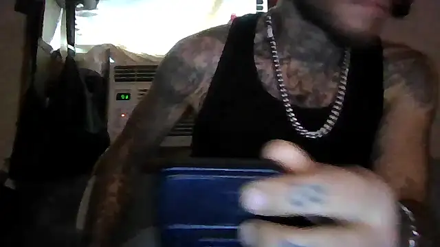 Snapshot of cruz815 chatting on 09-21-25, 06:53 cruz815 online show from 09-21-25, 06:53