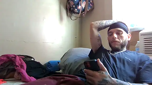 Snapshot of cruz815 chatting on 10-01-25, 06:14 cruz815 online show from 10-01-25, 06:14