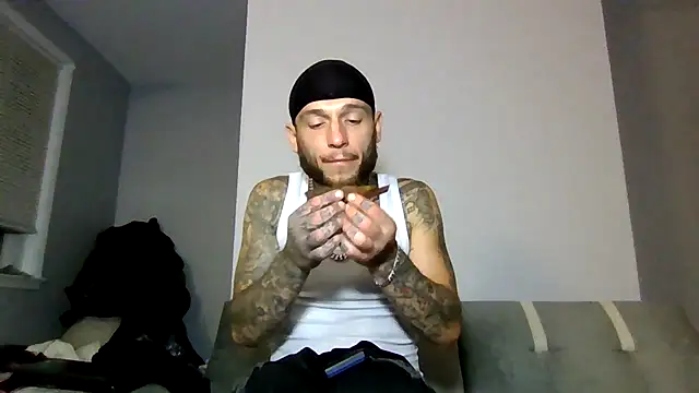 Snapshot of cruz815 chatting on 10-15-25, 12:33 cruz815 online show from 10-15-25, 12:33