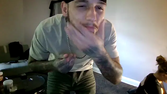 Snapshot of cruz815 chatting on 10-15-25, 07:25 cruz815 online show from 10-15-25, 07:25