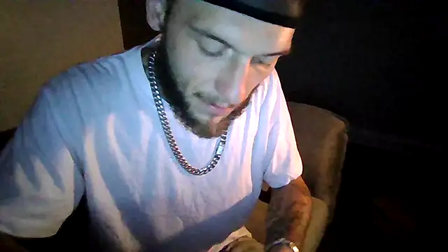 Snapshot of cruz815 chatting on 10-27-25, 07:34 cruz815 online show from 10-27-25, 07:34