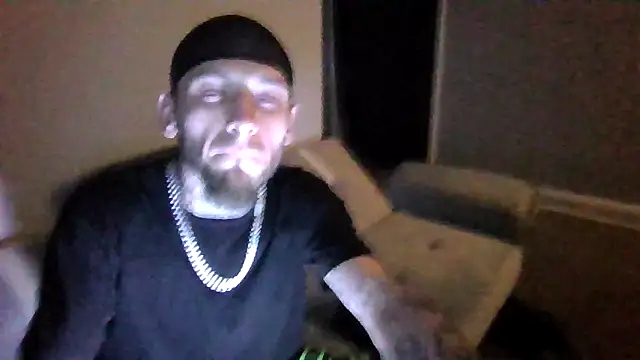 Snapshot of cruz815 chatting on 11-12-25, 10:26 cruz815 online show from 11-12-25, 10:26