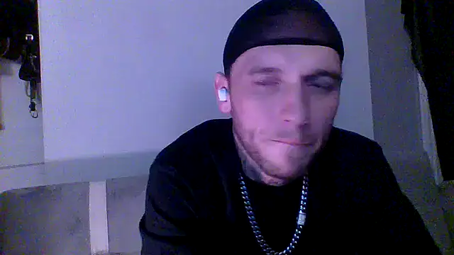 Snapshot of cruz815 chatting on 11-30-25, 12:58 cruz815 online show from 11-30-25, 12:58