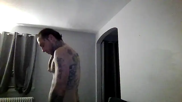 Snapshot of cruz815 chatting on 12-01-25, 05:56 cruz815 online show from 12-01-25, 05:56