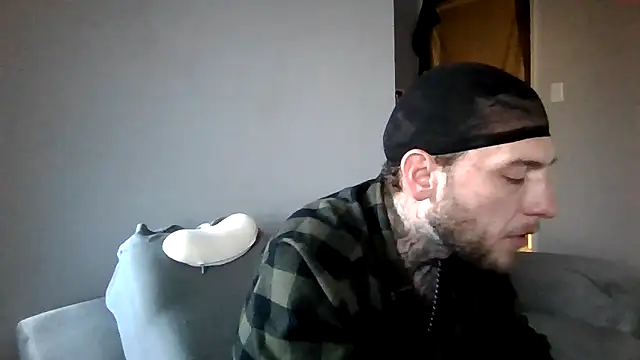 Snapshot of cruz815 chatting on 12-16-25, 08:58 cruz815 online show from 12-16-25, 08:58