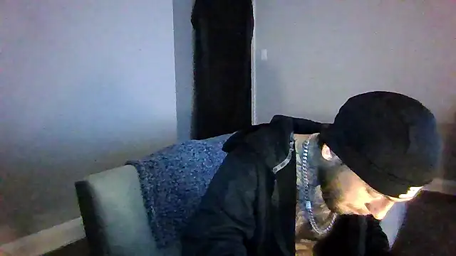 Snapshot of cruz815 chatting on 01-06-26, 02:26 cruz815 online show from 01-06-26, 02:26