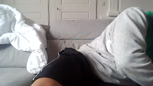 Snapshot of Zer_oki chatting on 09-24-25, 09:12 Zer oki online show from 09-24-25, 09:12