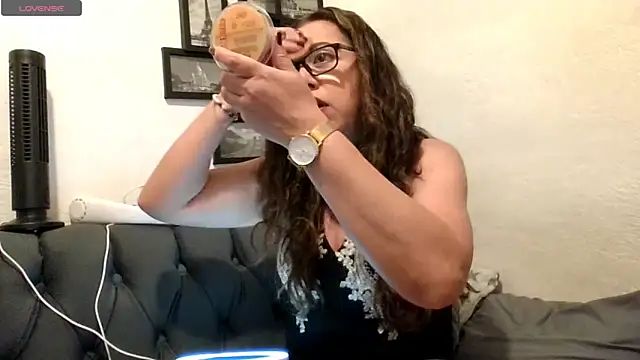 Snapshot of MirandaLatinaLovely chatting on 04-30-26, 05:41 MirandaLatinaLovely online show from 04-30-26, 05:41