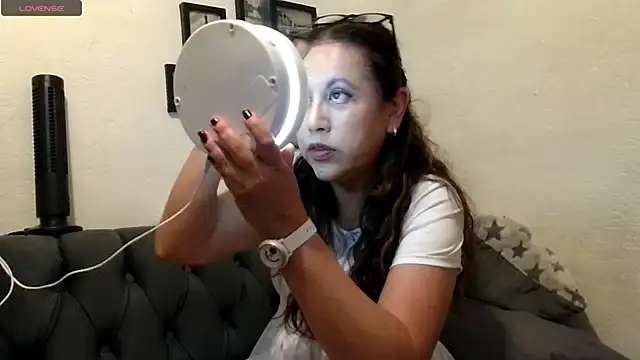 Snapshot of MirandaLatinaLovely chatting on 05-03-26, 06:58 MirandaLatinaLovely online show from 05-03-26, 06:58
