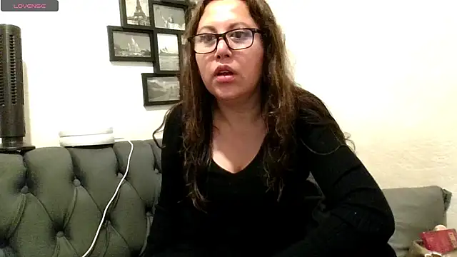 Snapshot of MirandaLatinaLovely chatting on 05-23-26, 05:06 MirandaLatinaLovely online show from 05-23-26, 05:06