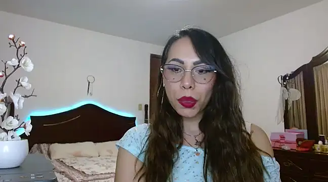 Snapshot of AloLovely_ chatting on 02-26-25, 02:48 AloLovely online show from 02-26-25, 02:48