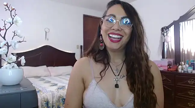 Snapshot of AloLovely_ chatting on 03-18-25, 07:31 AloLovely online show from 03-18-25, 07:31