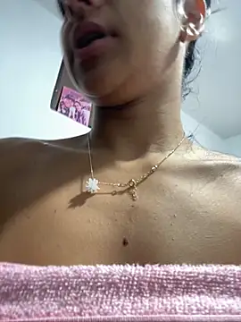 eva roseee online show from 10-07-25, 06:27