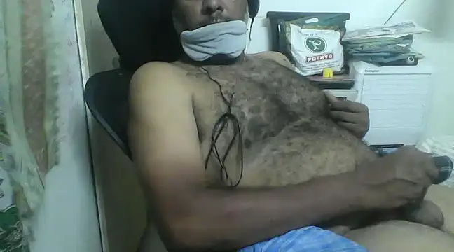 awesomeroc123 online show from 02-28-25, 05:37