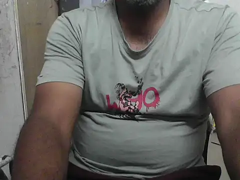 awesomeroc123 online show from 12-21-25, 05:09