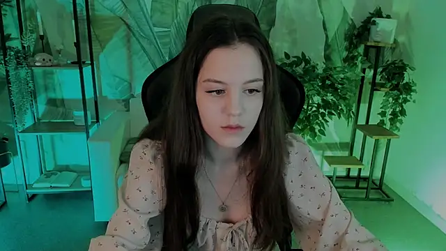 Snapshot of MilaStoyne chatting on 02-14-25, 05:51 MilaStoyne online show from 02-14-25, 05:51