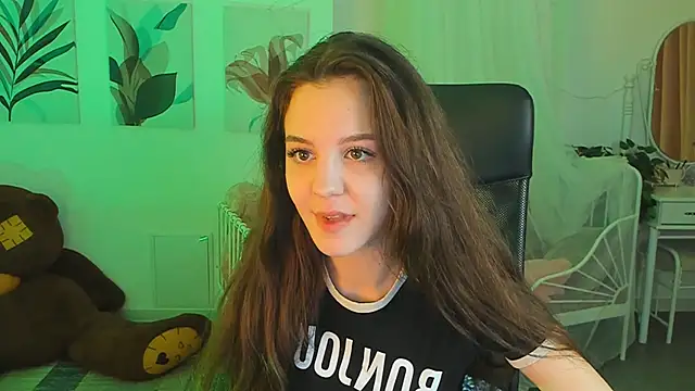 Snapshot of MilaStoyne chatting on 02-21-25, 09:13 MilaStoyne online show from 02-21-25, 09:13