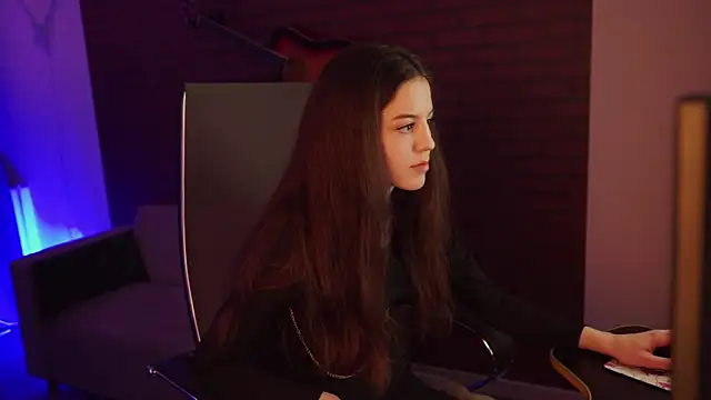 Snapshot of MilaStoyne chatting on 03-12-25, 06:07 MilaStoyne online show from 03-12-25, 06:07