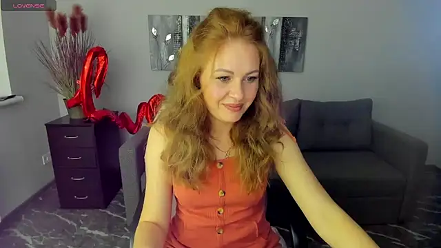 Snapshot of Mira_Whites chatting on 02-15-25, 02:22 Mira Whites online show from 02-15-25, 02:22