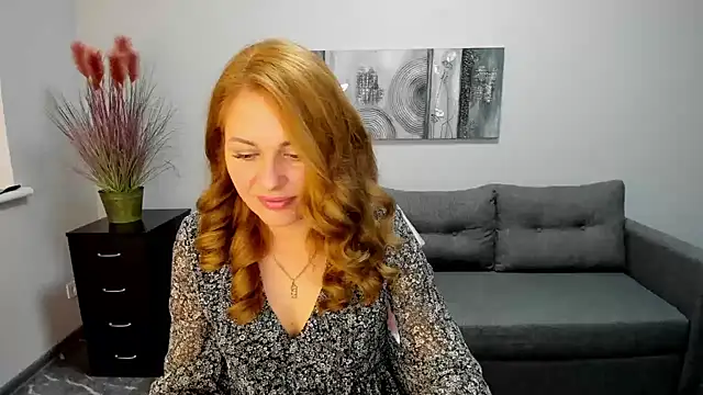 Snapshot of Mira_Whites chatting on 02-17-25, 07:15 Mira Whites online show from 02-17-25, 07:15